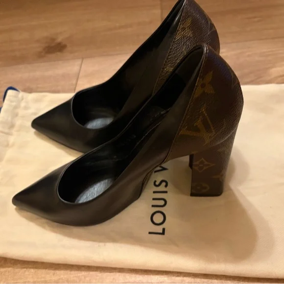 Louis Vuitton Black and Monogram Heels - Picture 2 of 10